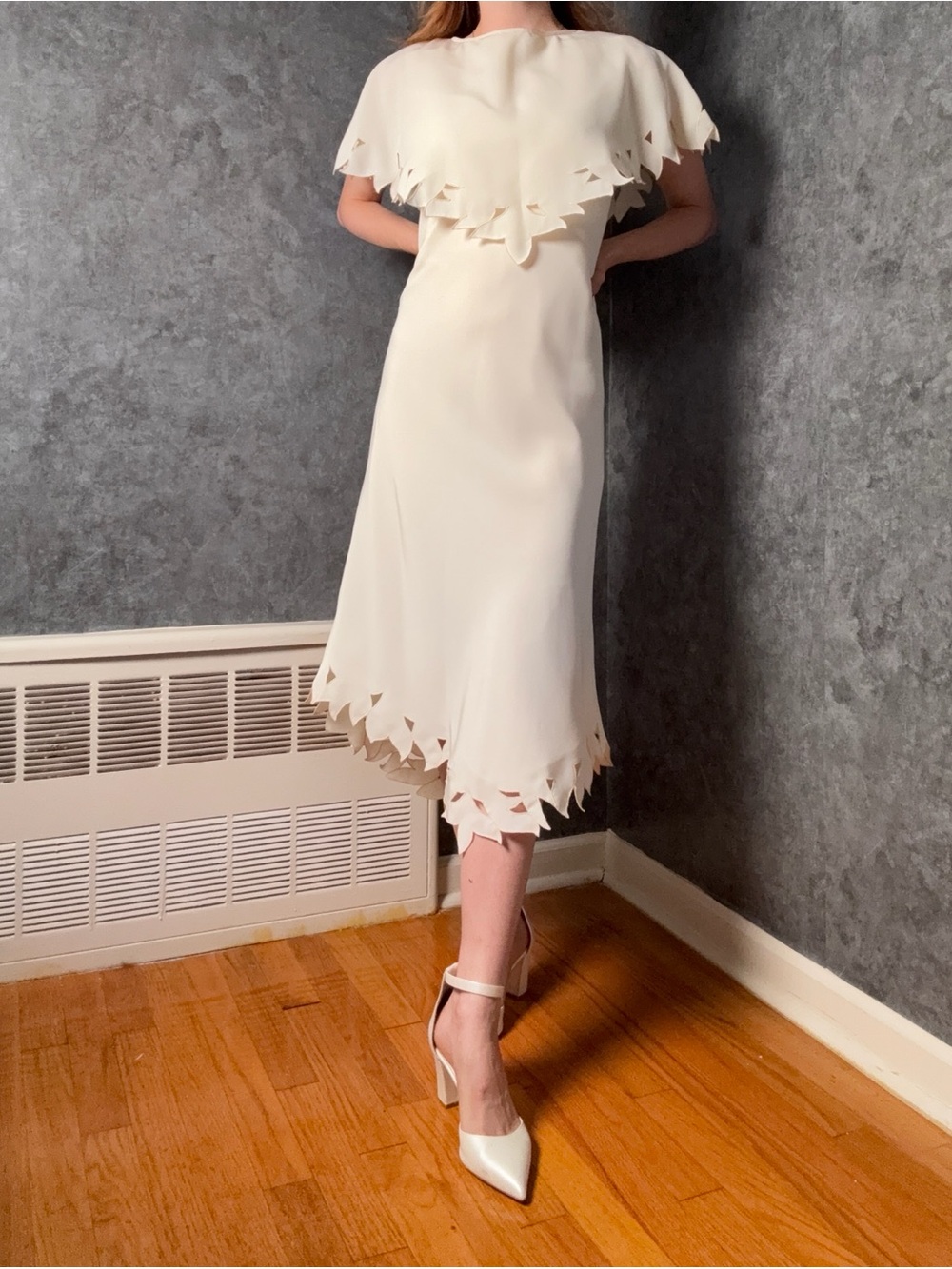 VTG Tally Gilbert’s Ivory Midi Bridal Dress | Scalloped Petal Cutout | Size S/M